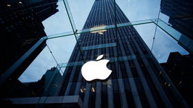 Apple downgrade may lead to tech wreck